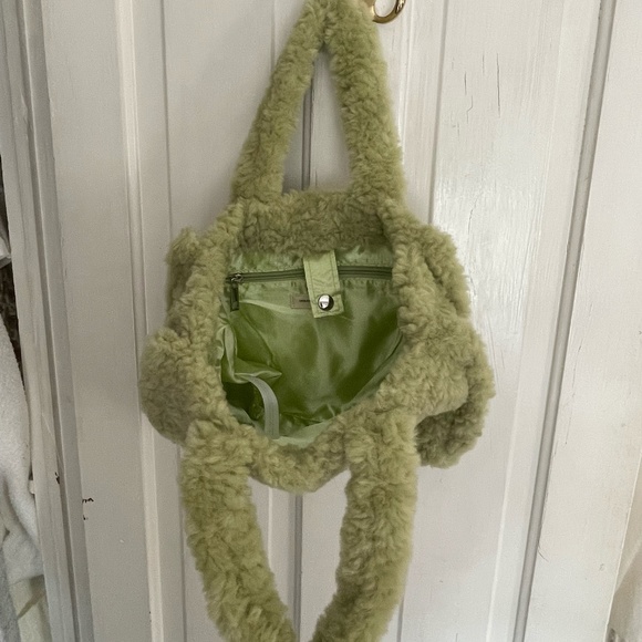 URBAN OUTFITTERS Faux Fur Medium Tote Bag In Green - Picture 4 of 4